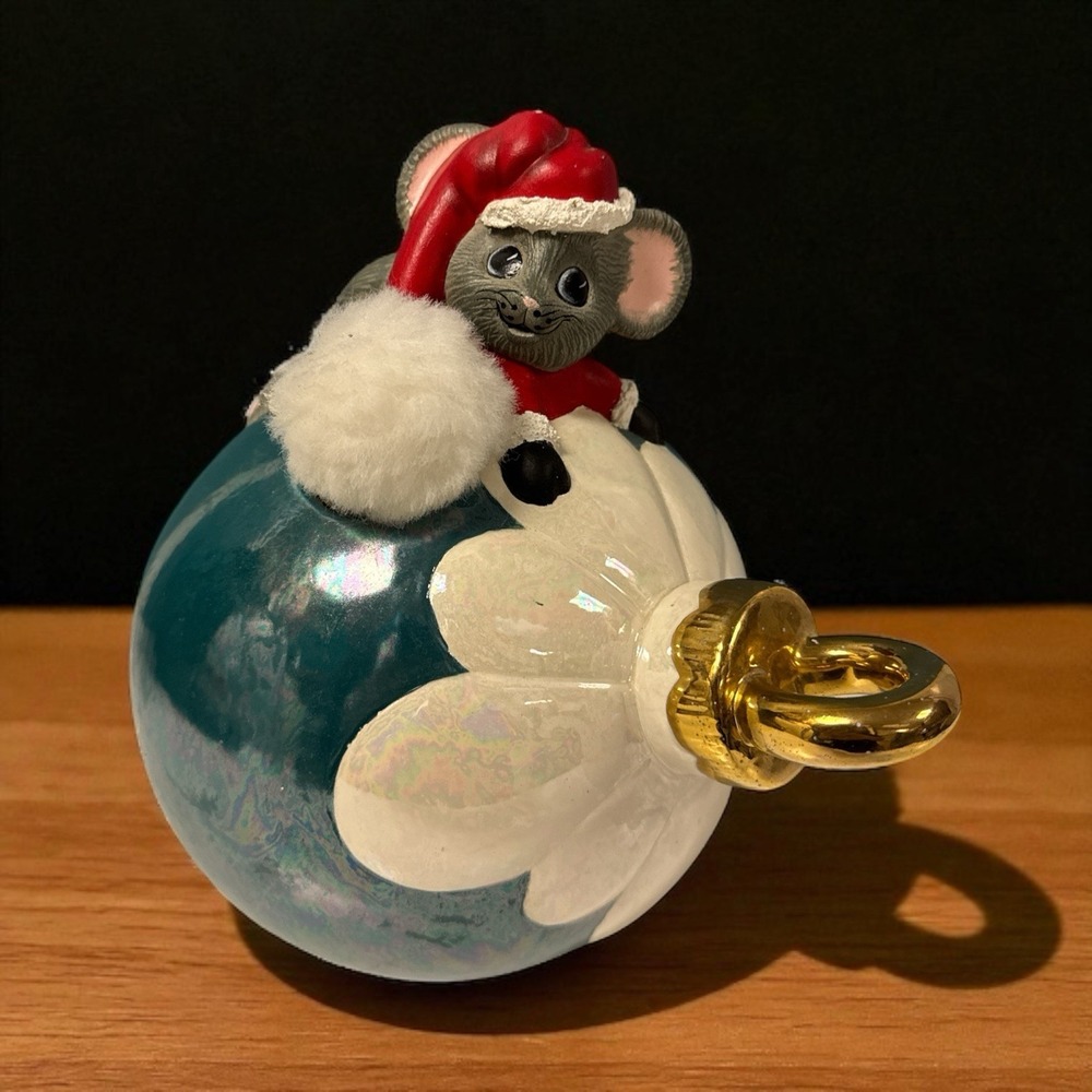 Vintage Large 1987 Dana Anthropomorphic Ceramic Mouse On‎ Ornament W/ Pom Pom